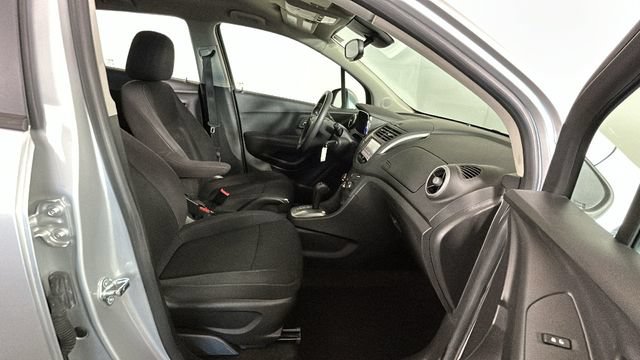 Used 2015 Chevrolet Trax LS FWD image 29