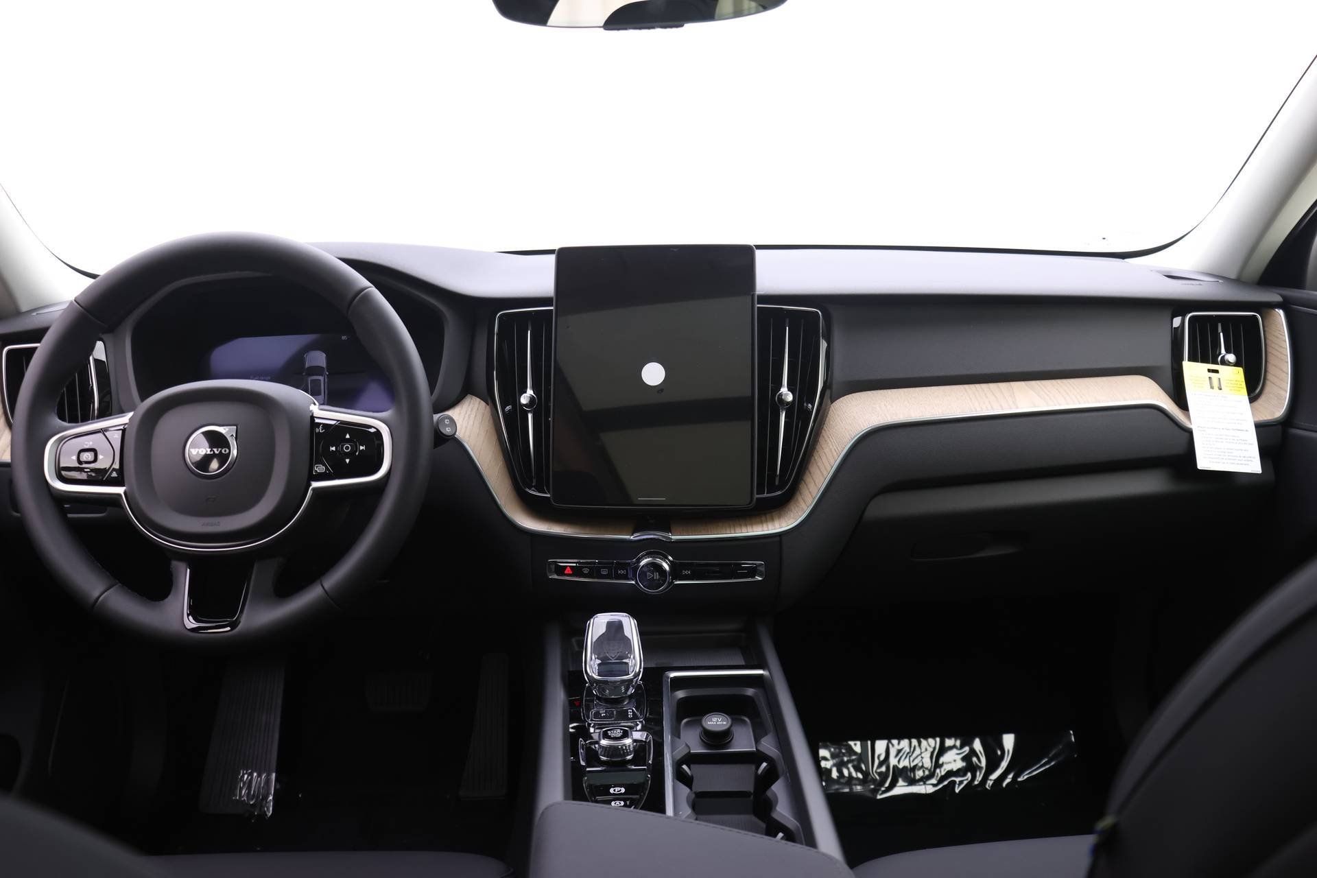 New 2026 Volvo XC60 B5 Plus w/ Protection Package Premier image 8