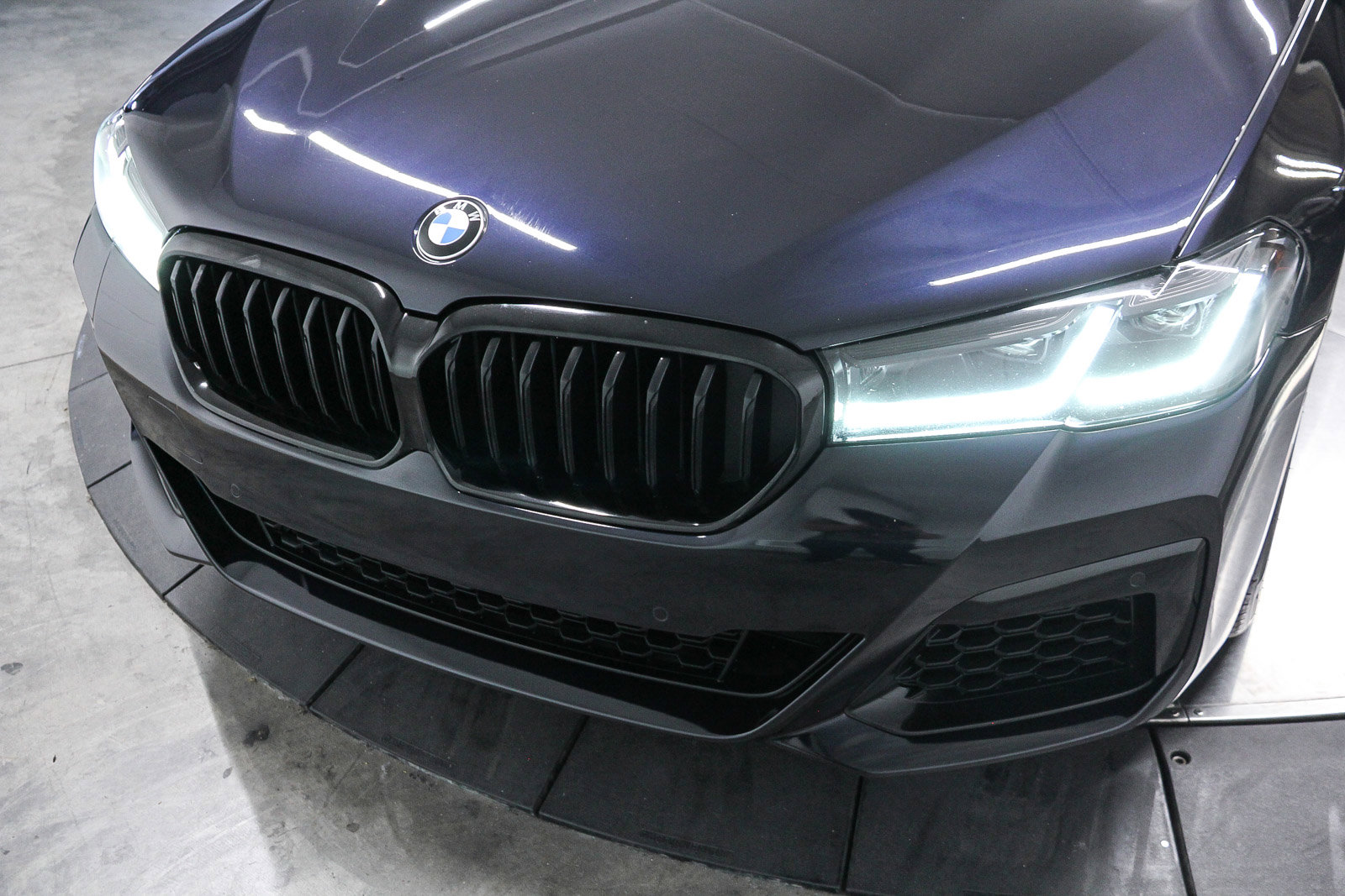 Used 2023 BMW 540i w/ M Sport Package RWD image 11