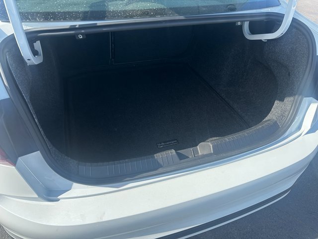 Used 2022 Volkswagen Jetta SE image 13