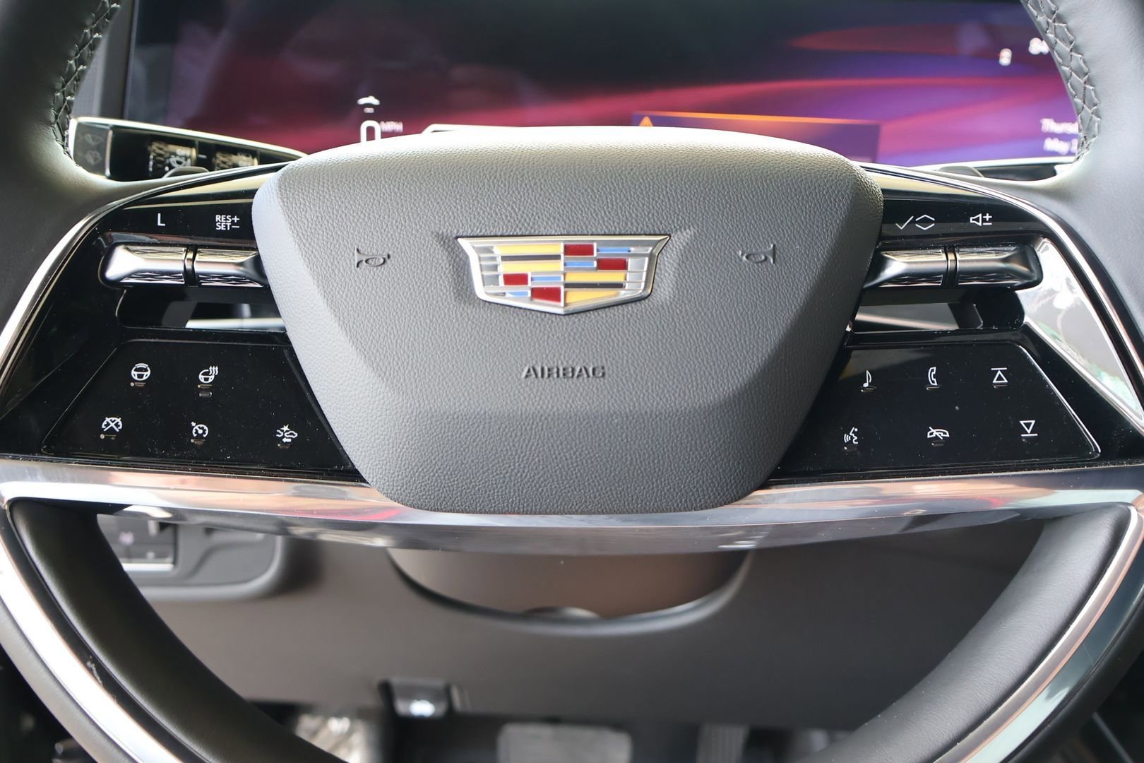 Used 2025 Cadillac Escalade Premium Luxury AWD/4WD image 25