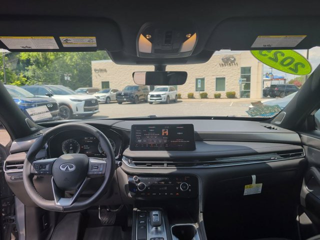 Certified 2025 INFINITI QX60 Luxe w/ Black Edition FWD image 11