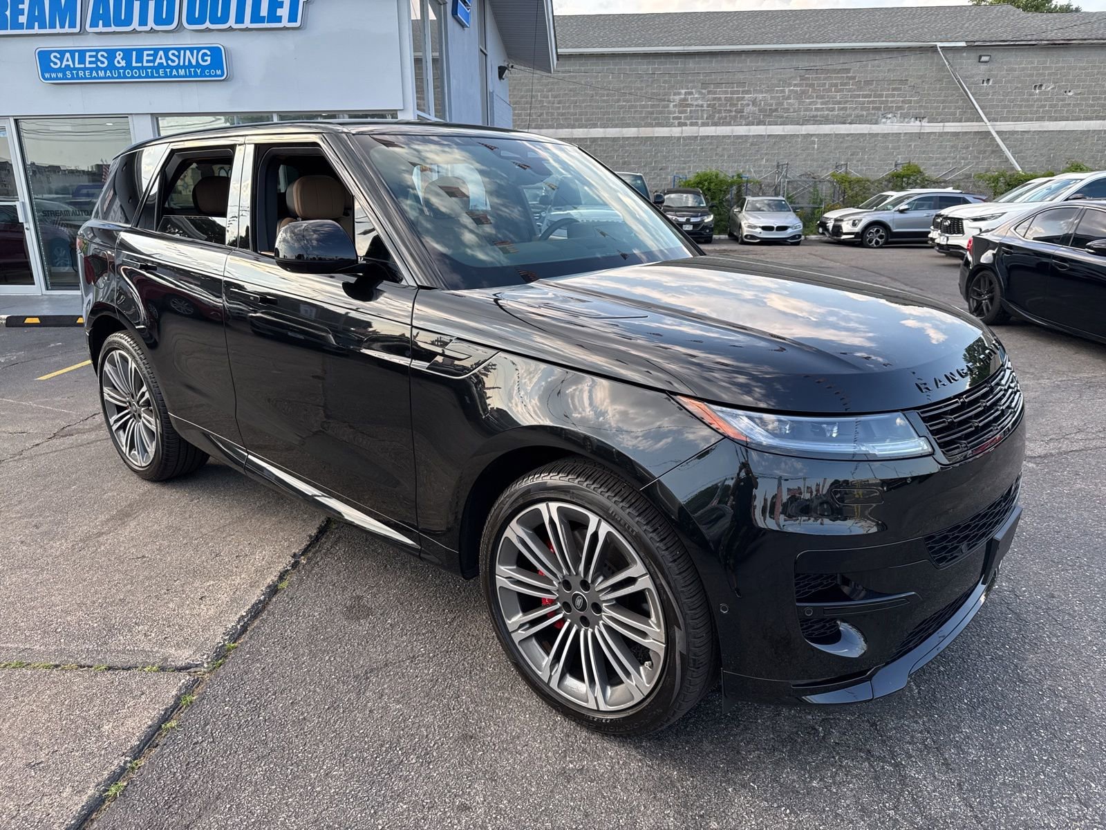 Used 2024 Land Rover Range Rover Sport Dynamic SE