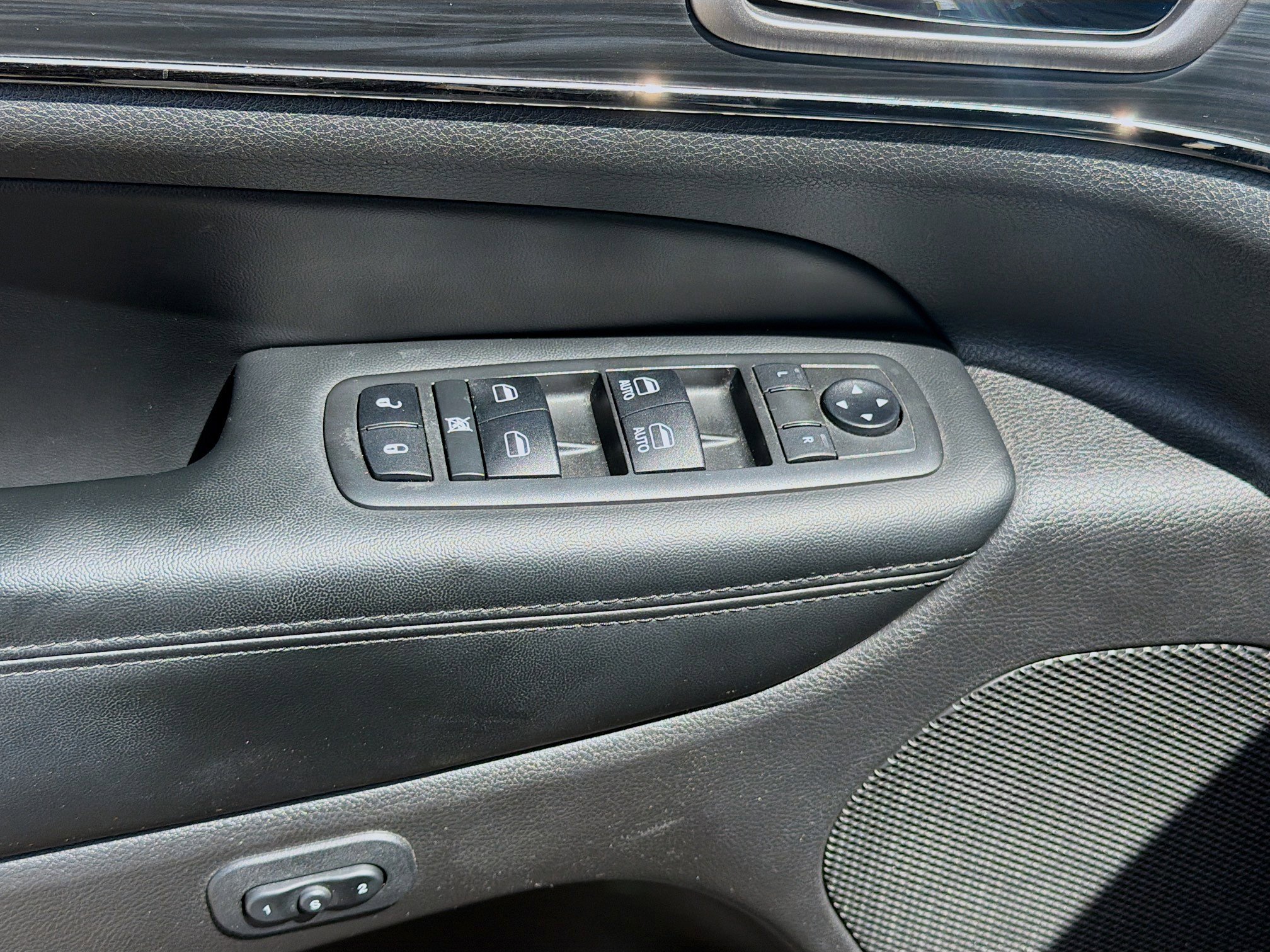 Used 2019 Jeep Grand Cherokee Limited X image 24