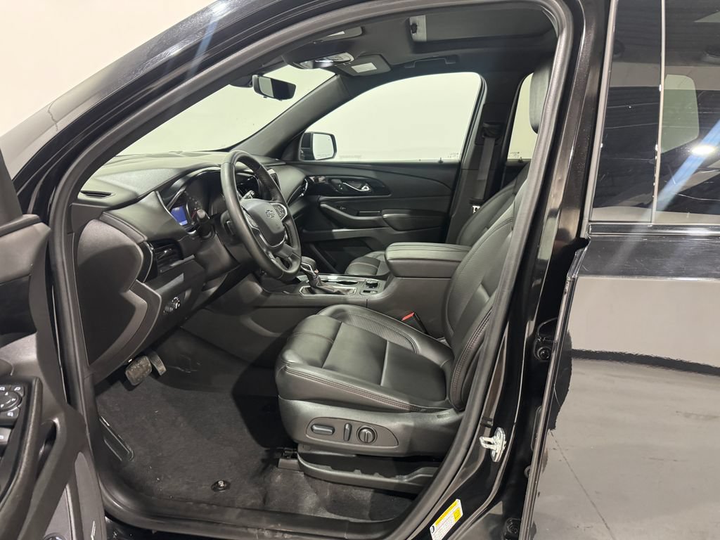 Used 2023 Chevrolet Traverse RS AWD/4WD image 14