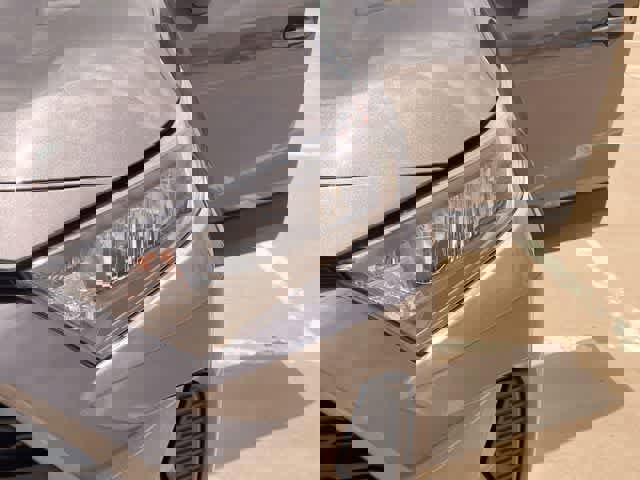 Used 2021 Toyota RAV4 LE AWD/4WD image 24