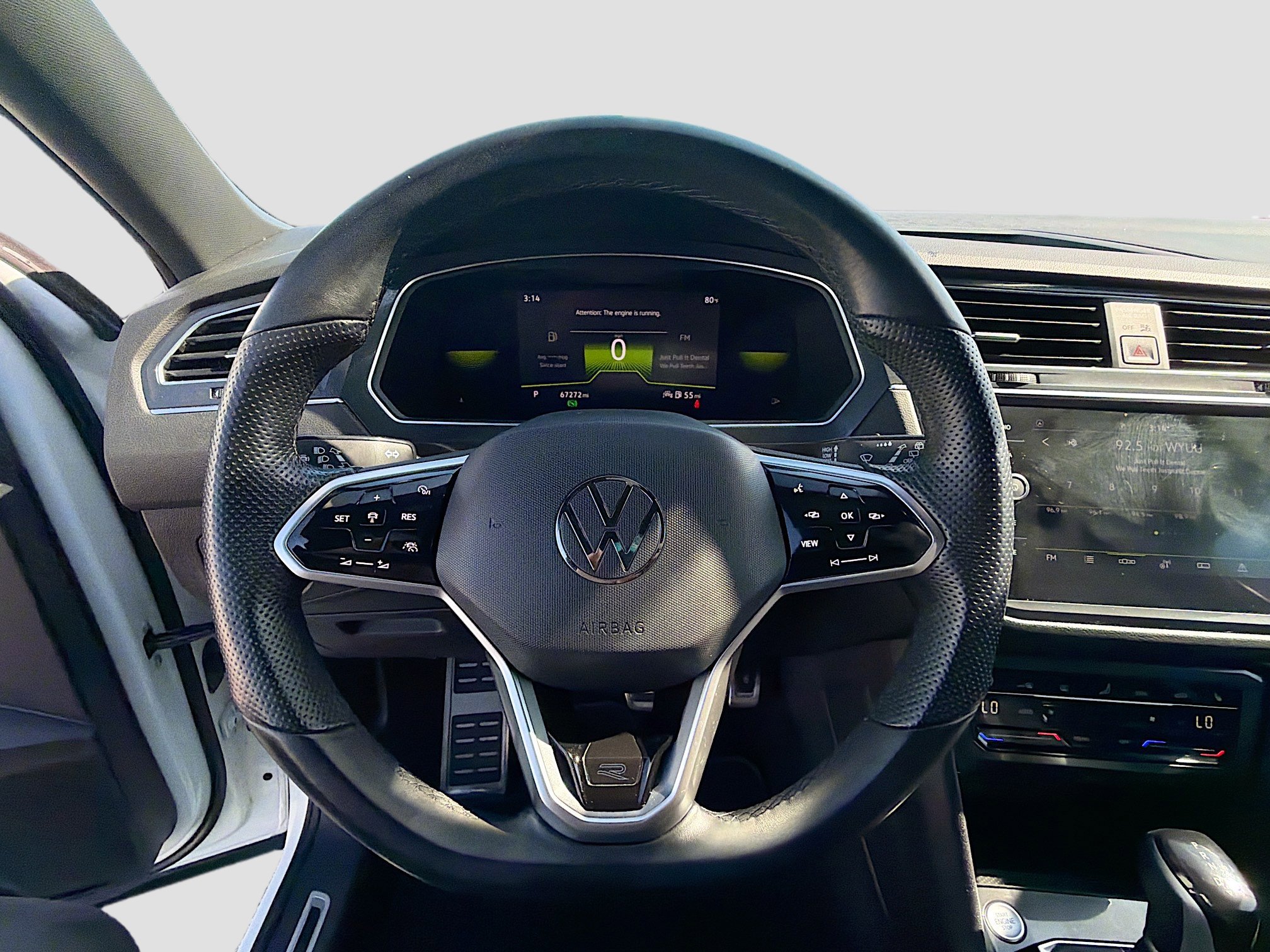 Used 2023 Volkswagen Tiguan SE R-Line image 36