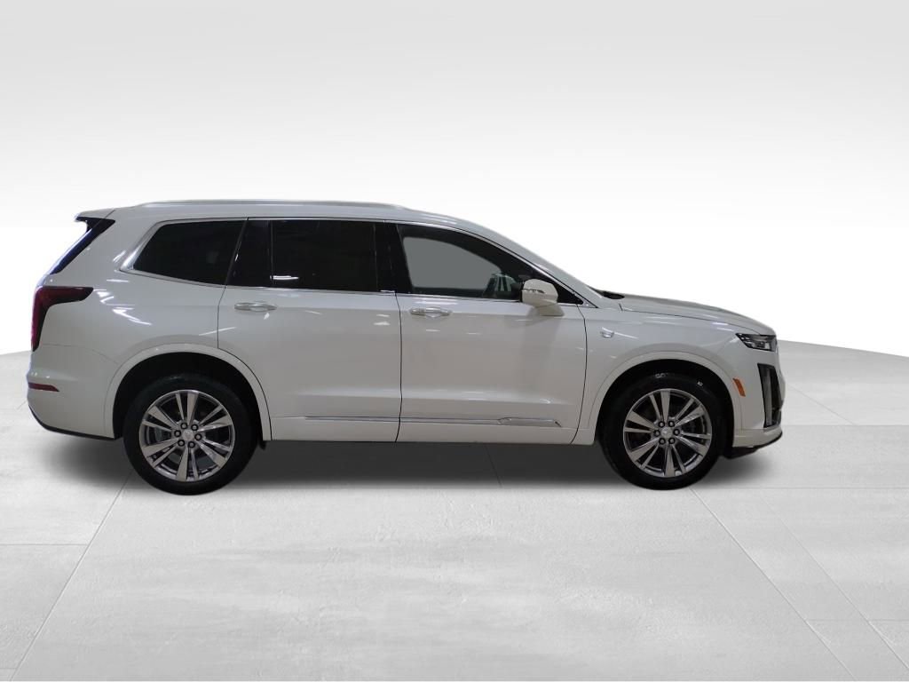Used 2023 Cadillac XT6 Premium Luxury image 2