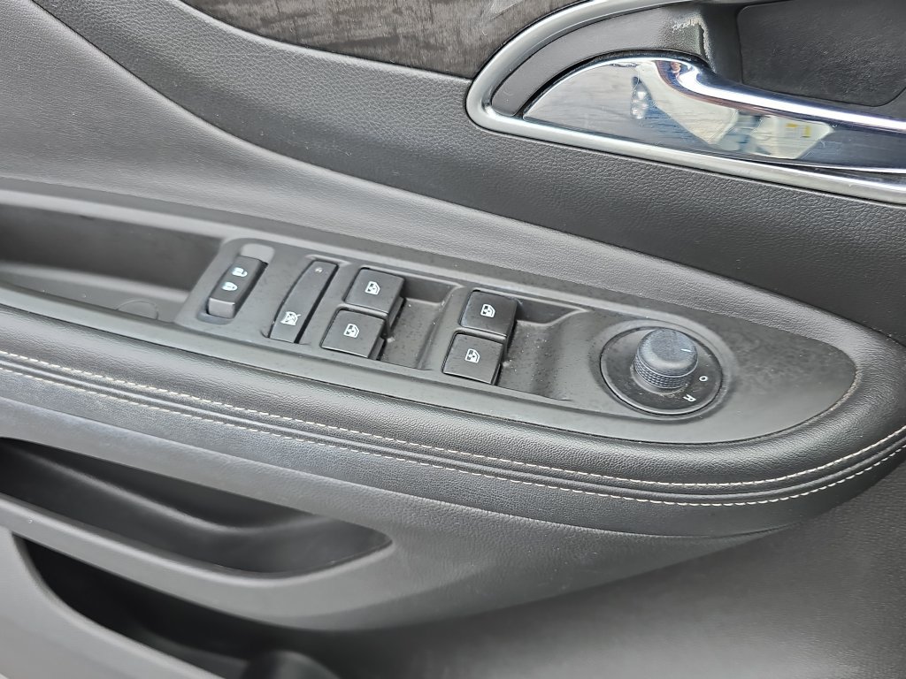 Used 2016 Buick Encore Convenience FWD image 29