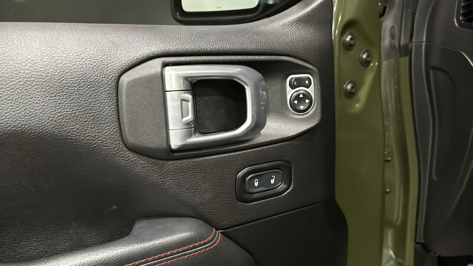 Used 2021 Jeep Wrangler Unlimited Rubicon AWD/4WD image 24