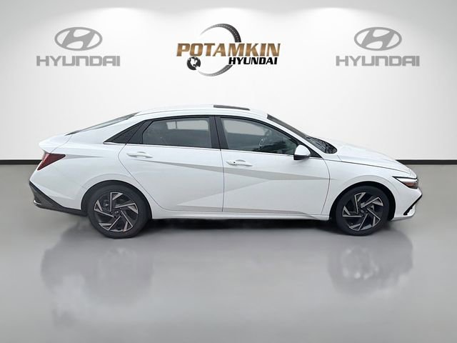 New 2026 Hyundai Elantra Limited image 4
