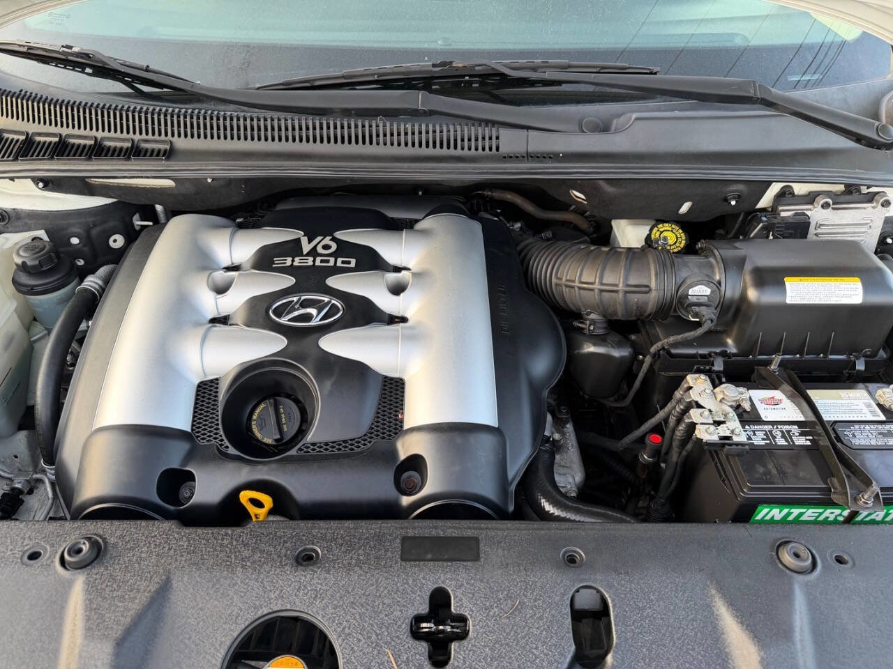 Used 2007 Hyundai Entourage GLS image 14