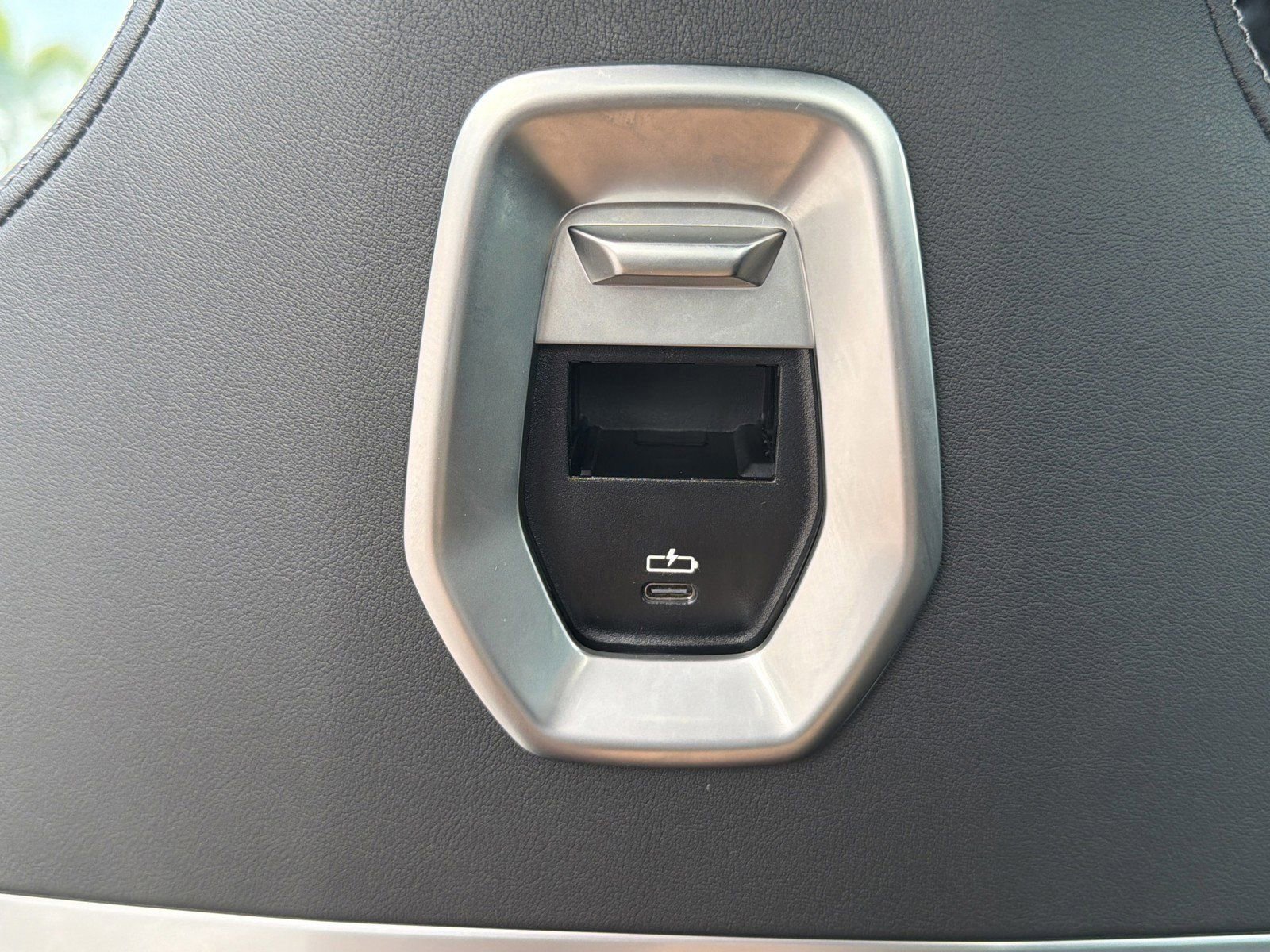 Certified 2025 BMW 740i xDrive AWD/4WD image 16