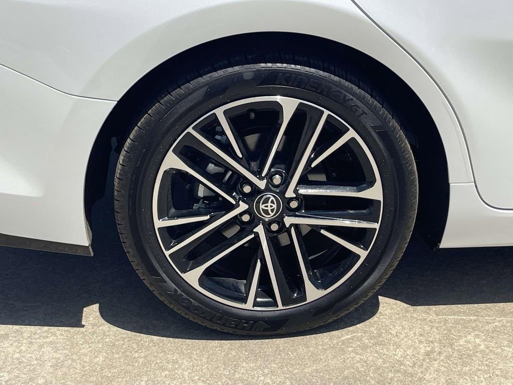 Used 2025 Toyota Camry XLE w/ Premium Plus Package image 7