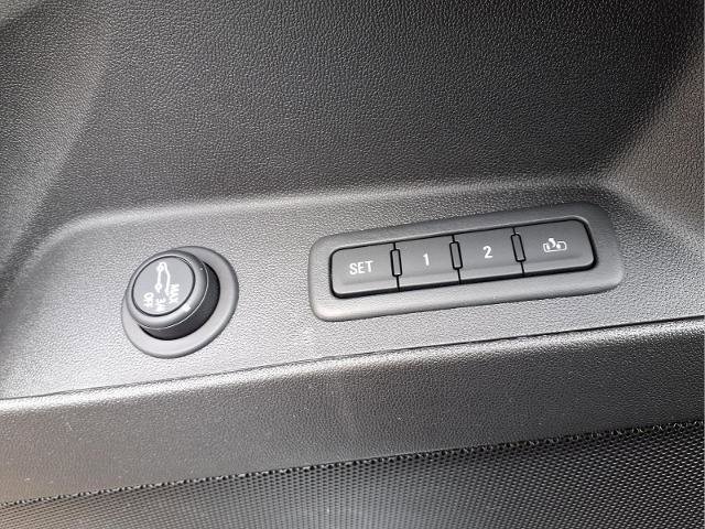 Used 2024 Chevrolet Equinox Premier image 18