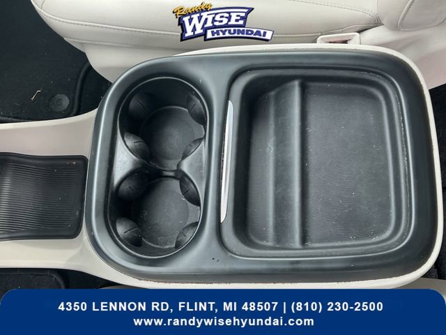 Used 2021 Chrysler Voyager Lxi FWD image 24