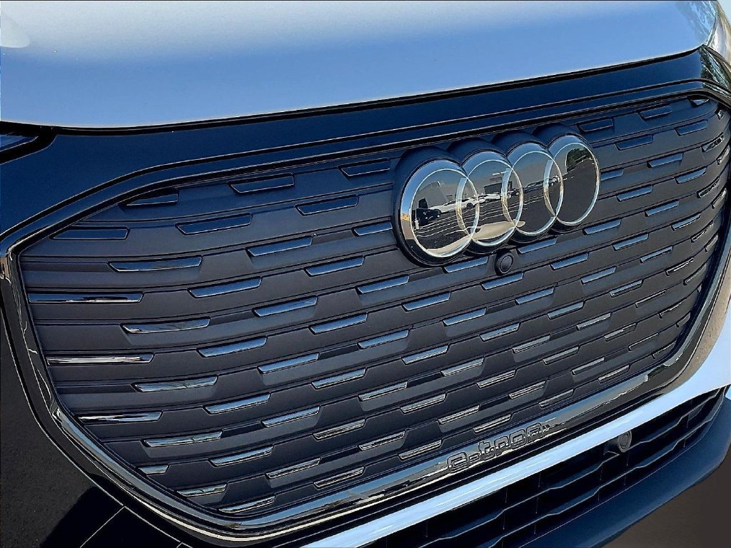 Used 2024 Audi Q4 e-tron Premium Plus w/ Premium Plus AWD/4WD image 34