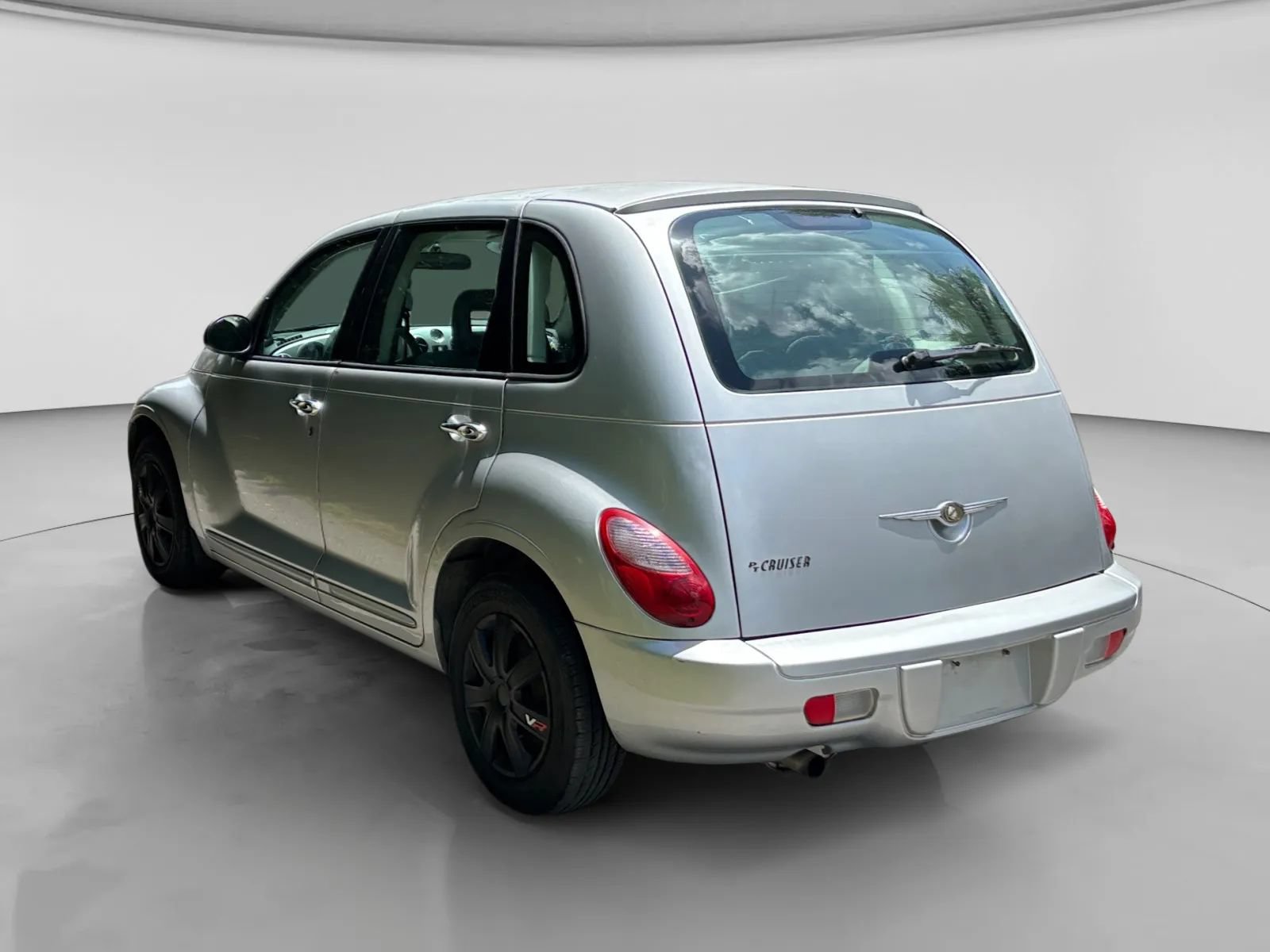 Used 2009 Chrysler PT Cruiser FWD image 3