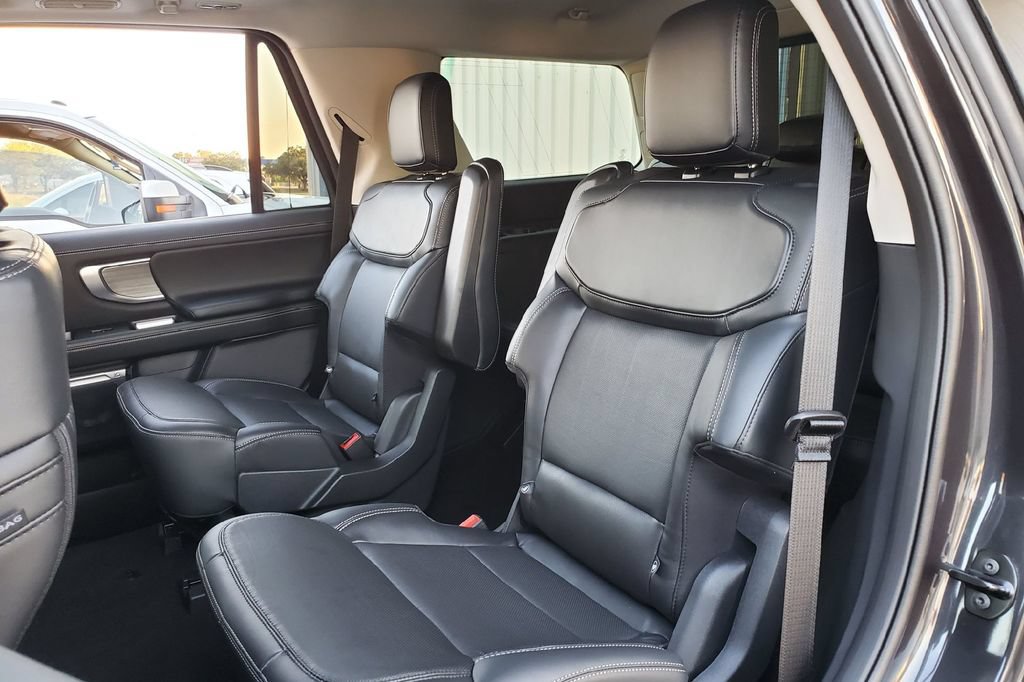 New 2025 Ford Expedition Platinum w/ Driver's Package AWD/4WD image 19