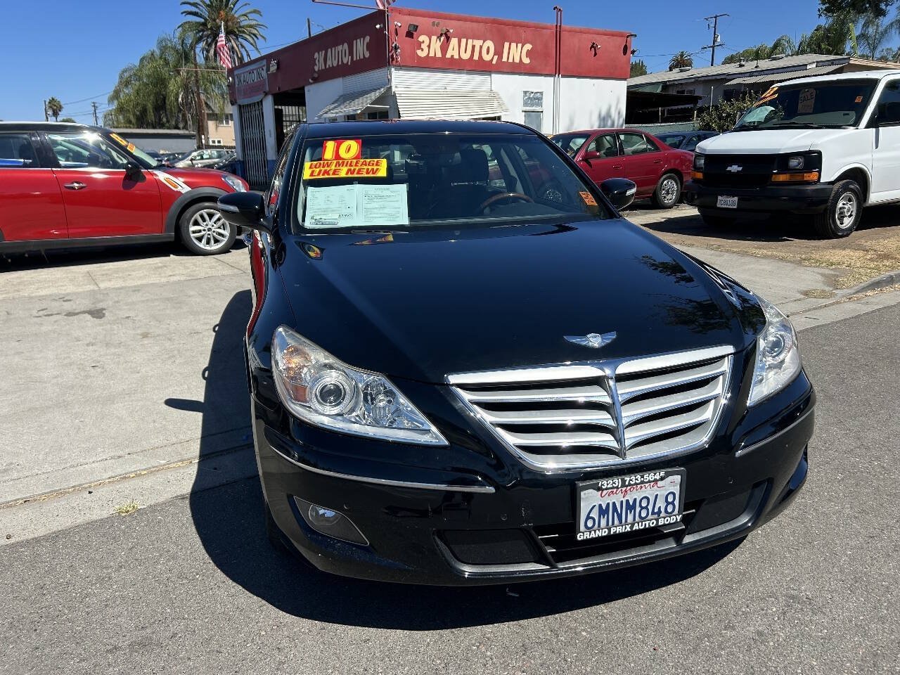 Used 2010 Hyundai Genesis 4.6 w/ Technology Pkg 5 RWD image 2
