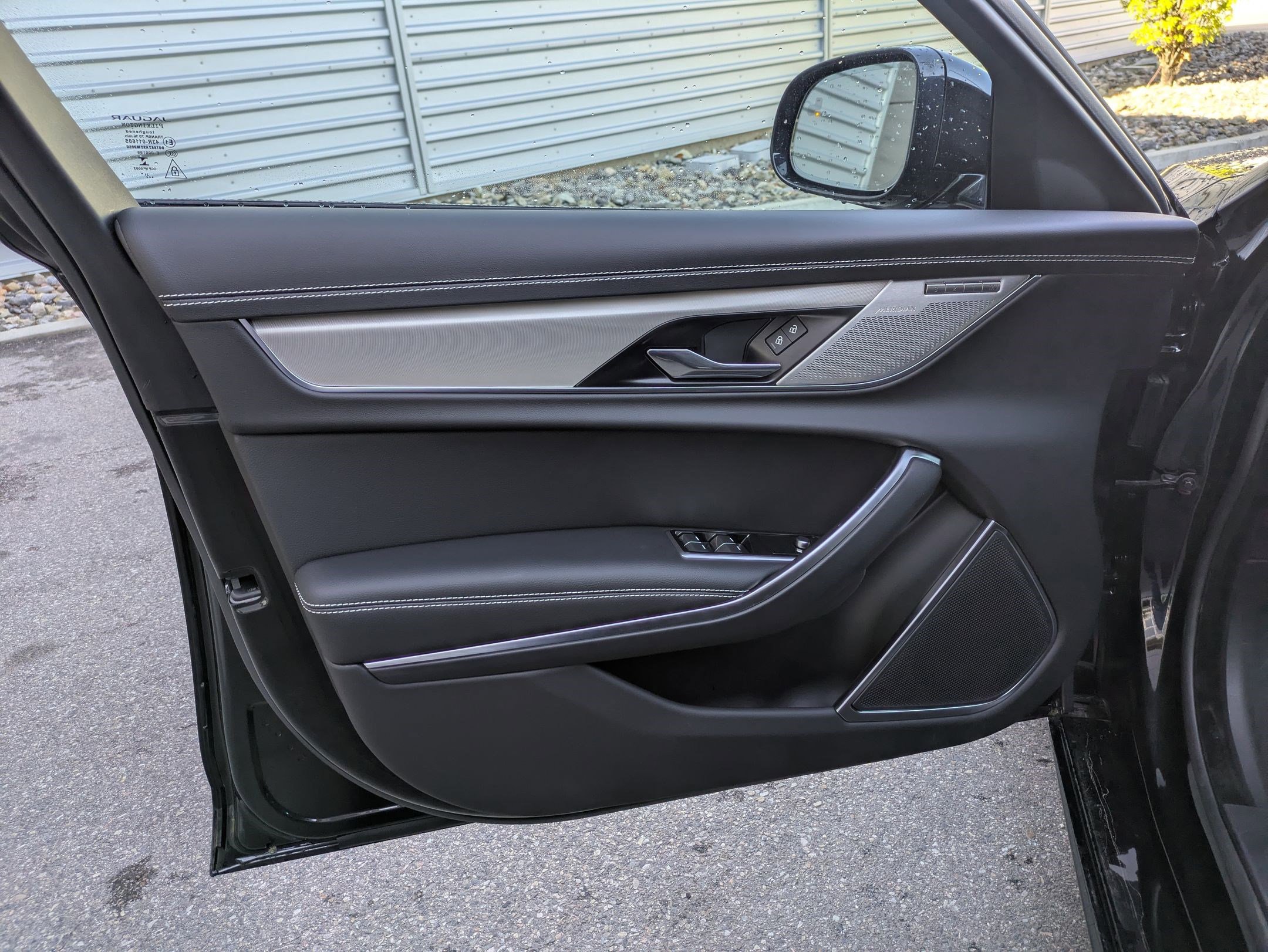 Used 2024 Jaguar XF R-Dynamic SE AWD/4WD image 15