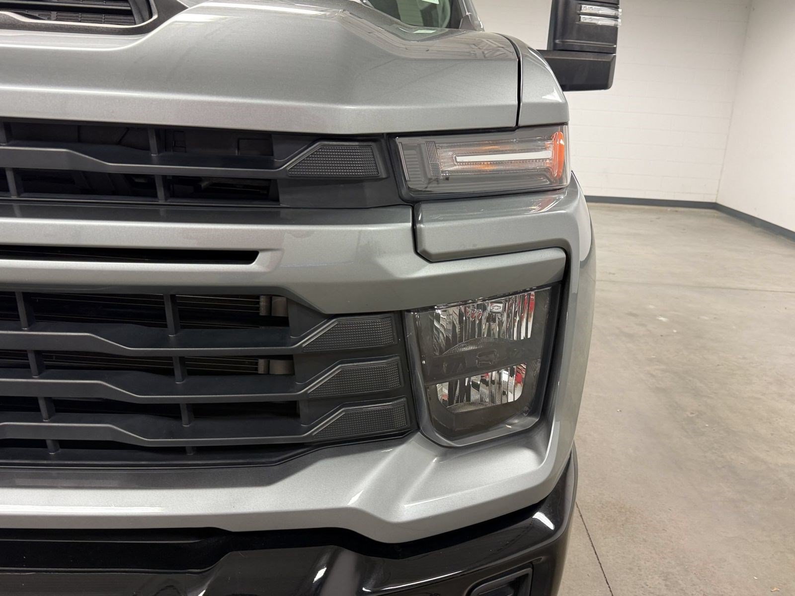 Used 2025 Chevrolet Silverado 2500 Custom w/ Custom Value Package AWD/4WD image 11