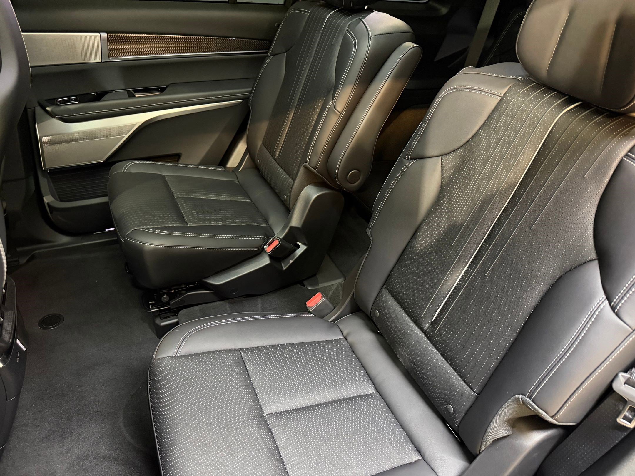 New 2026 Cadillac Vistiq Sport image 42