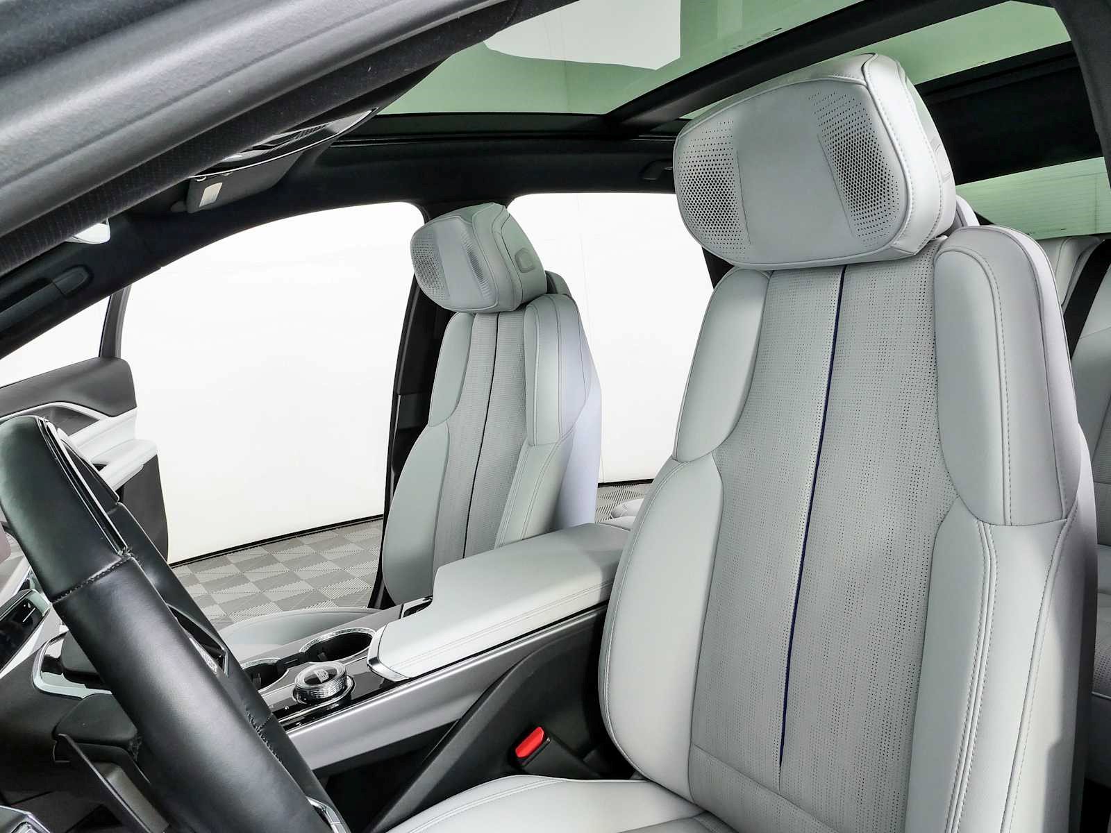 Certified 2024 Cadillac Lyriq Sport AWD/4WD image 11