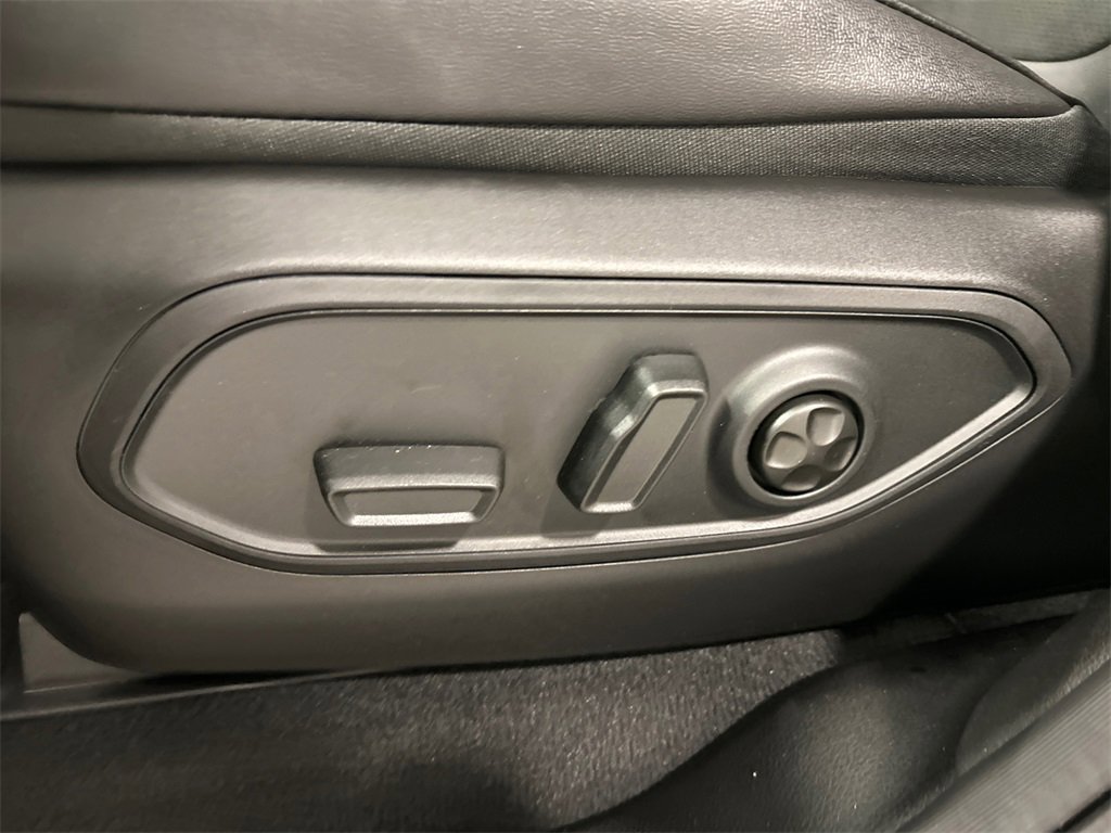 New 2026 Jeep Grand Cherokee Laredo image 16