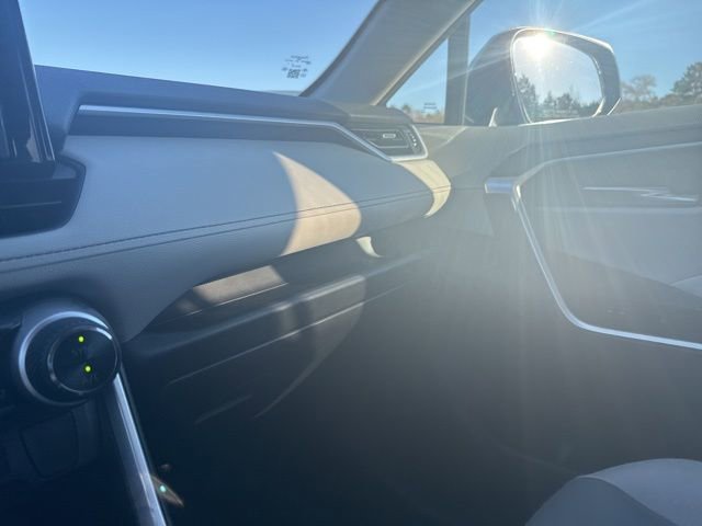 Used 2019 Toyota RAV4 XLE Premium image 24