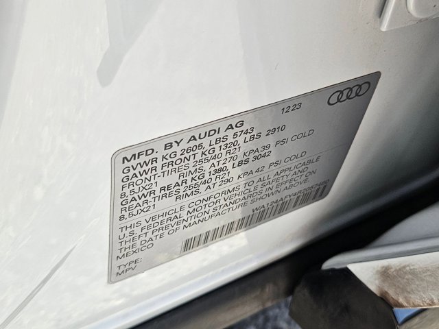 Used 2024 Audi SQ5 Premium Plus w/ S Sport Package image 25