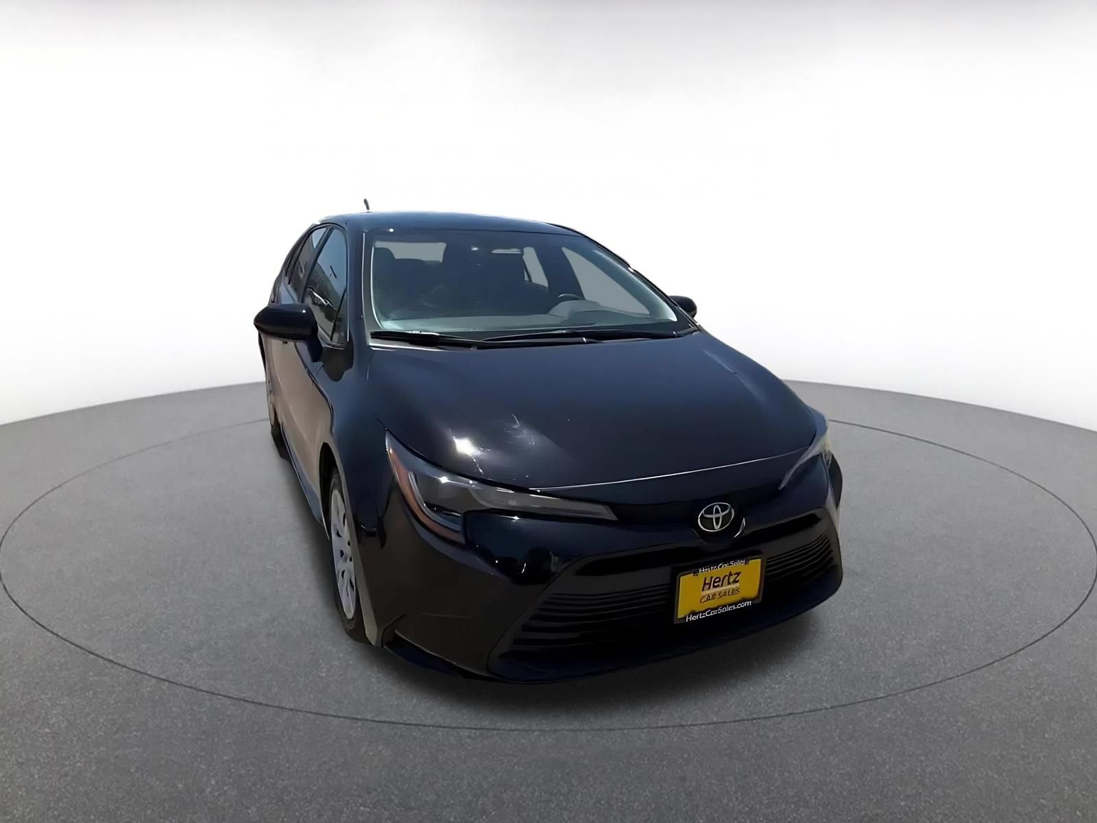 Used 2025 Toyota Corolla LE FWD image 3