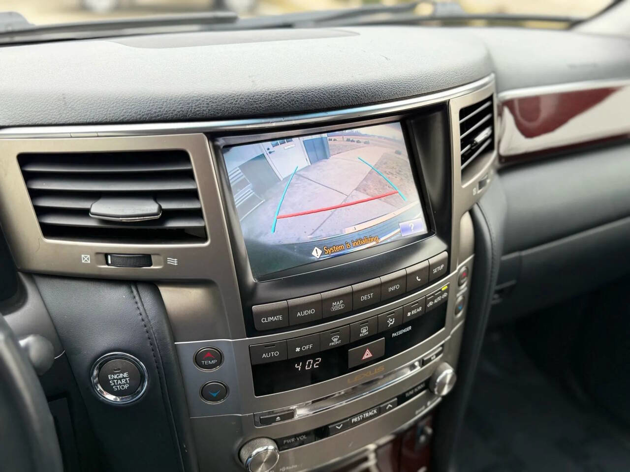 Used 2014 Lexus LX 570 4WD image 22