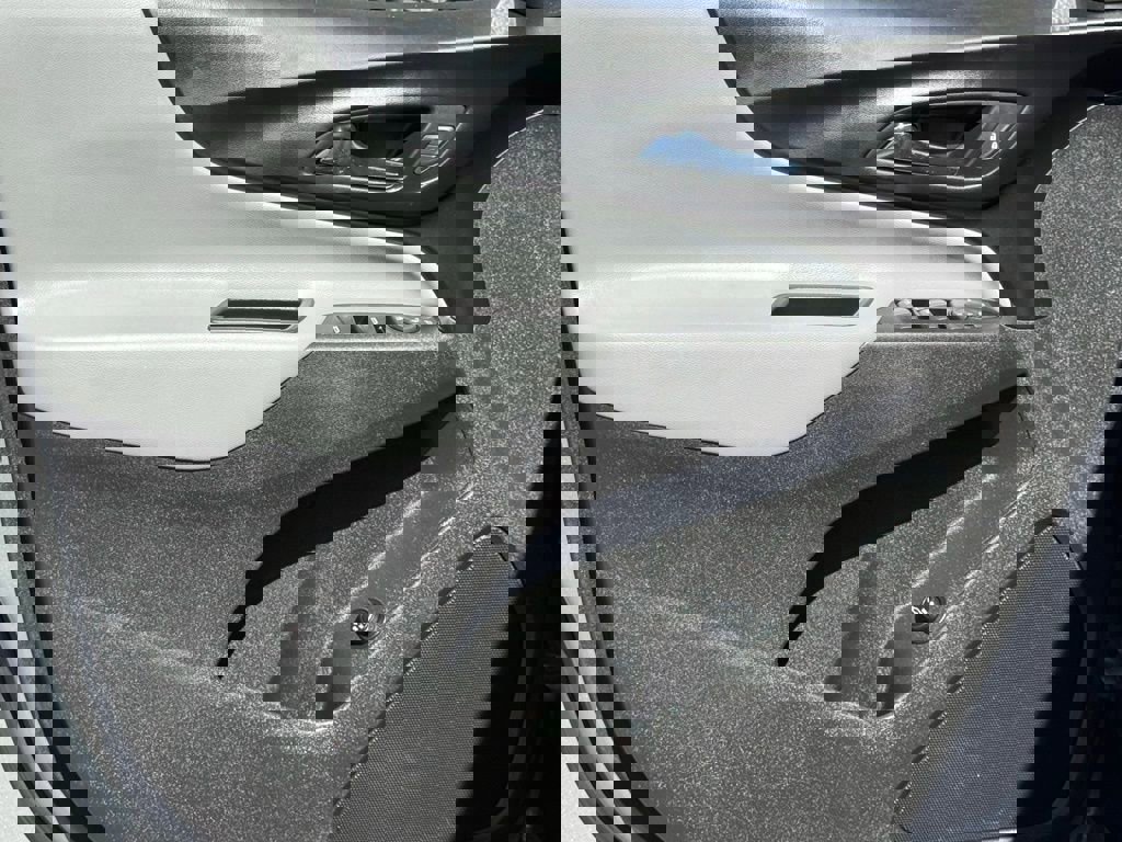 Used 2018 Chevrolet Equinox LT image 15