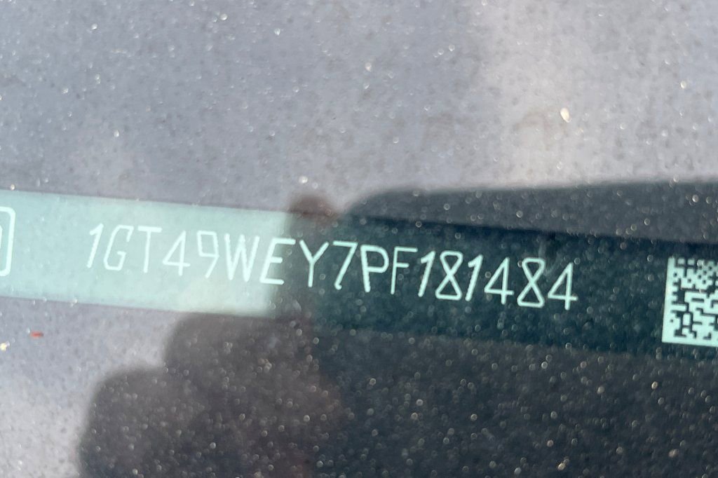 Used 2023 GMC Sierra 3500 Denali w/ Denali Ultimate Package image 3