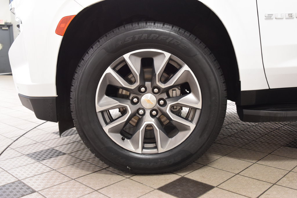 Used 2024 Chevrolet Suburban LT w/ LT Signature Package AWD/4WD image 28