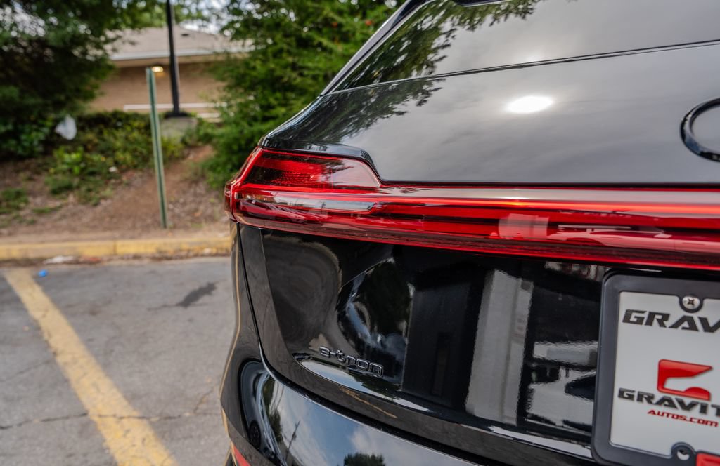 Used 2023 Audi e-tron Premium Plus AWD/4WD image 26