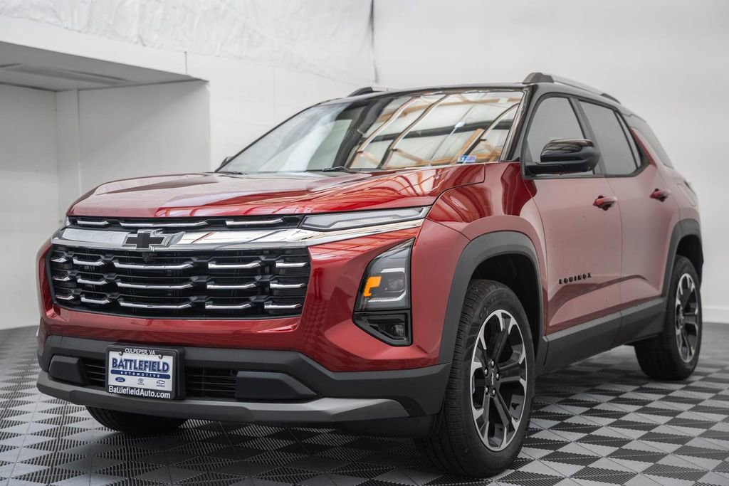 New 2026 Chevrolet Equinox LT w/ Convenience Package II AWD/4WD image 3