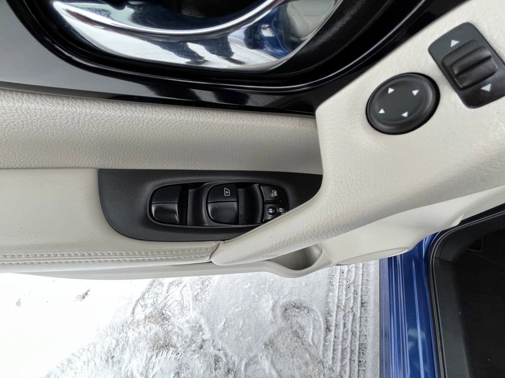 Used 2022 Nissan Rogue Sport SL image 17