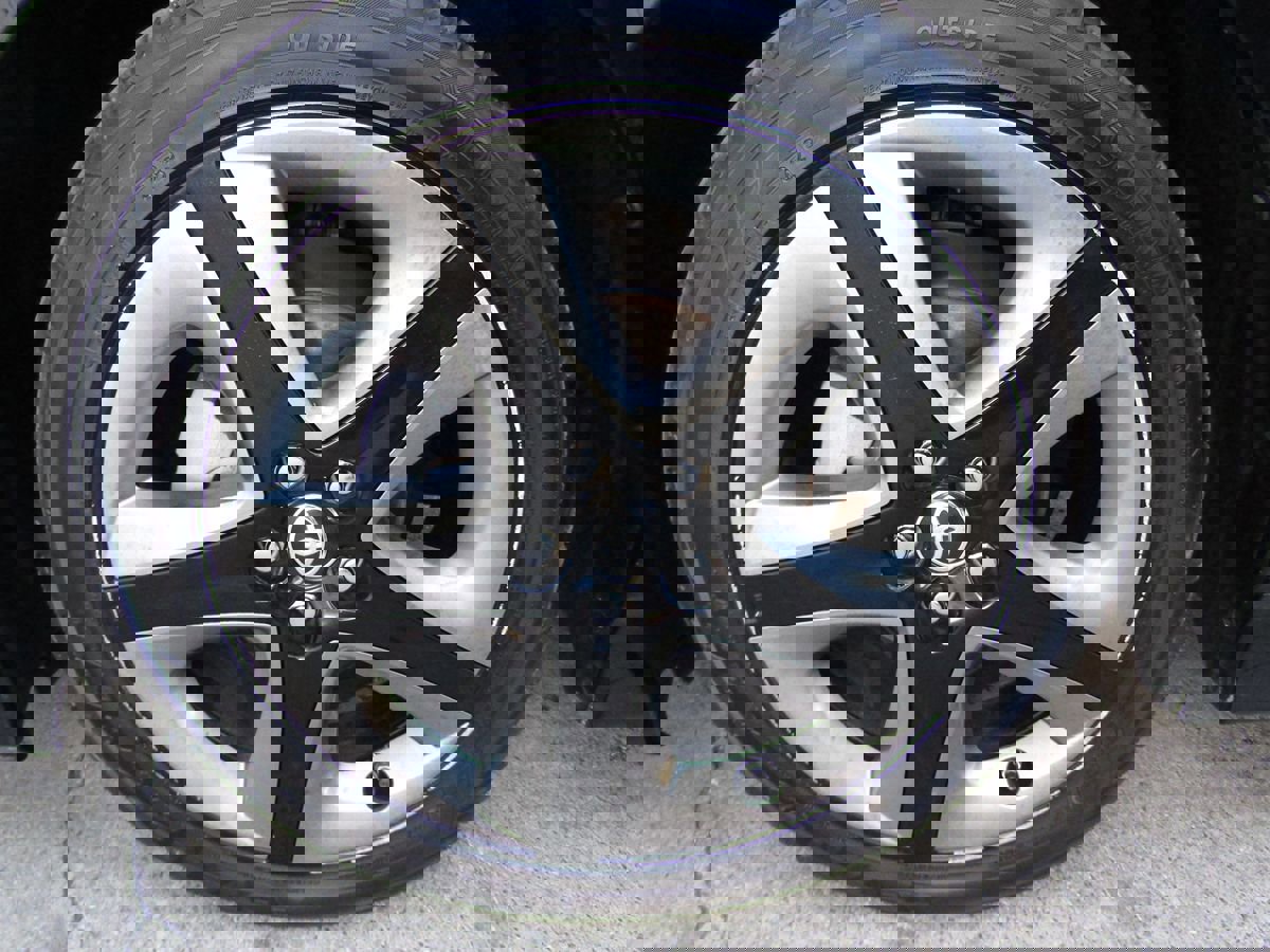 Used 2021 Toyota Prius XLE image 36