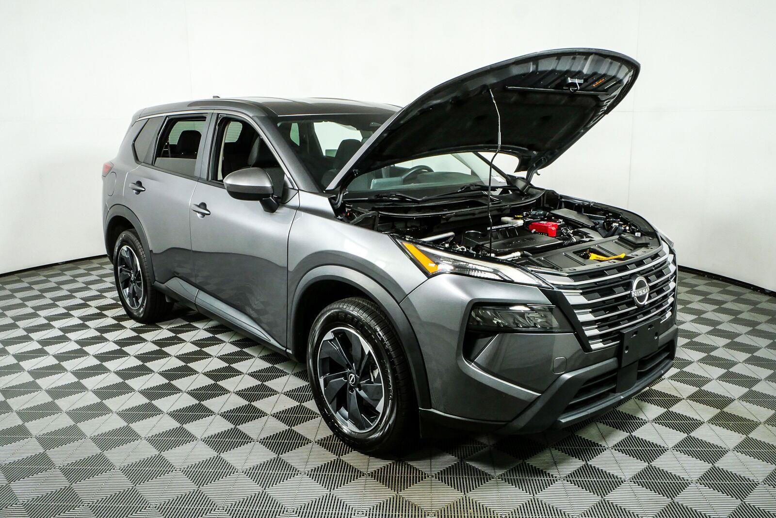 Used 2024 Nissan Rogue SV AWD/4WD image 33