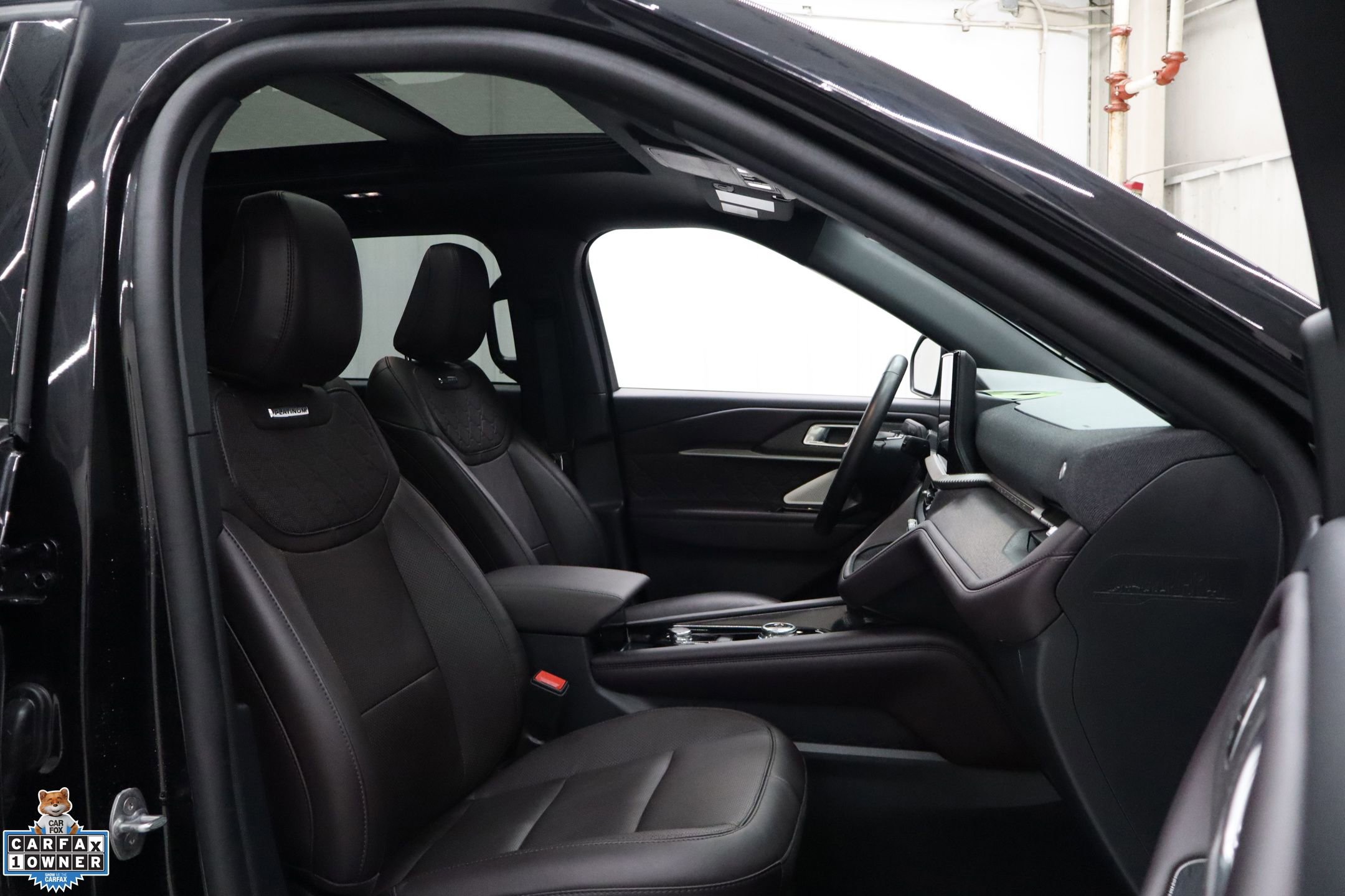 Certified 2025 Ford Explorer Platinum w/ LUX Leather Package image 32