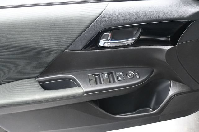 Used 2016 Honda Accord LX image 9
