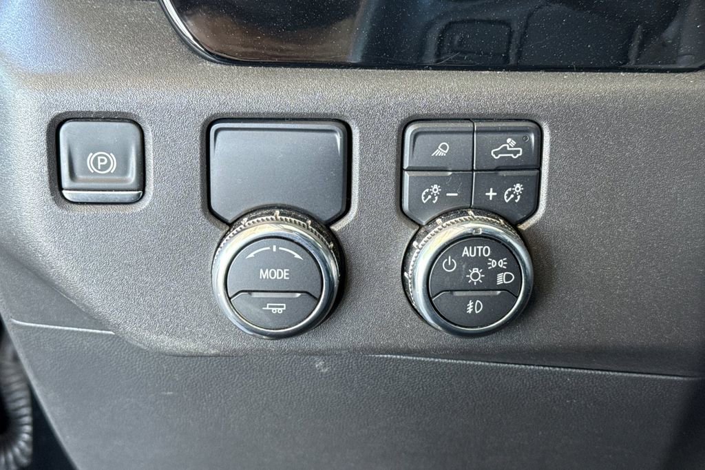 Used 2025 GMC Sierra 1500 SLT RWD image 39