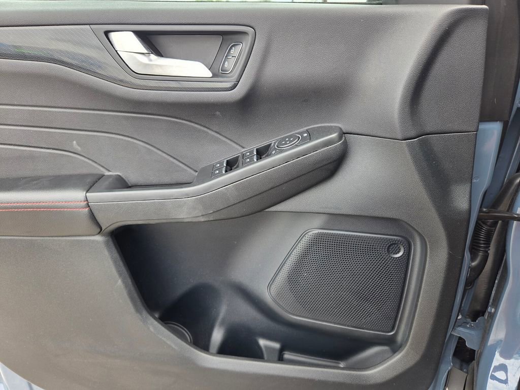 Used 2025 Ford Escape ST-Line image 19