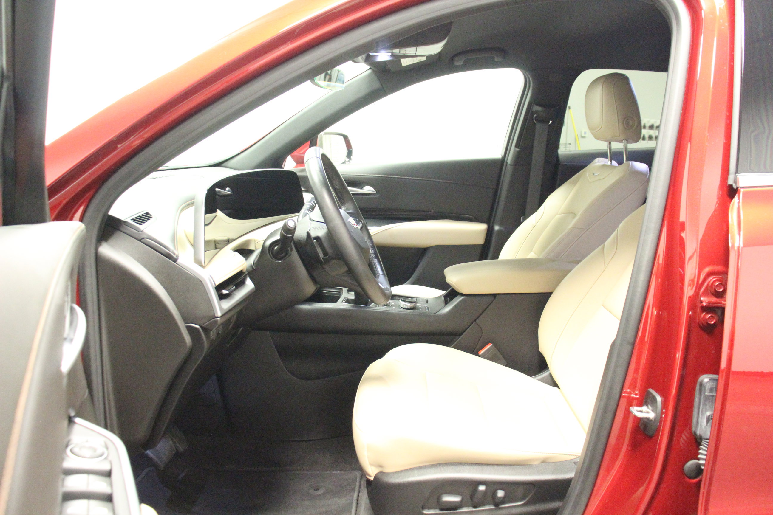 Used 2024 Cadillac XT4 Luxury image 15