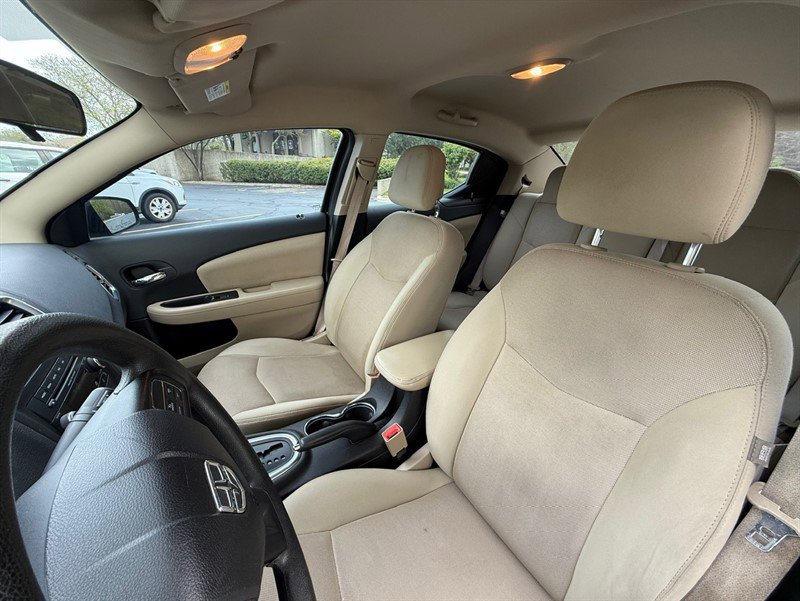 Used 2013 Dodge Avenger SE FWD image 14