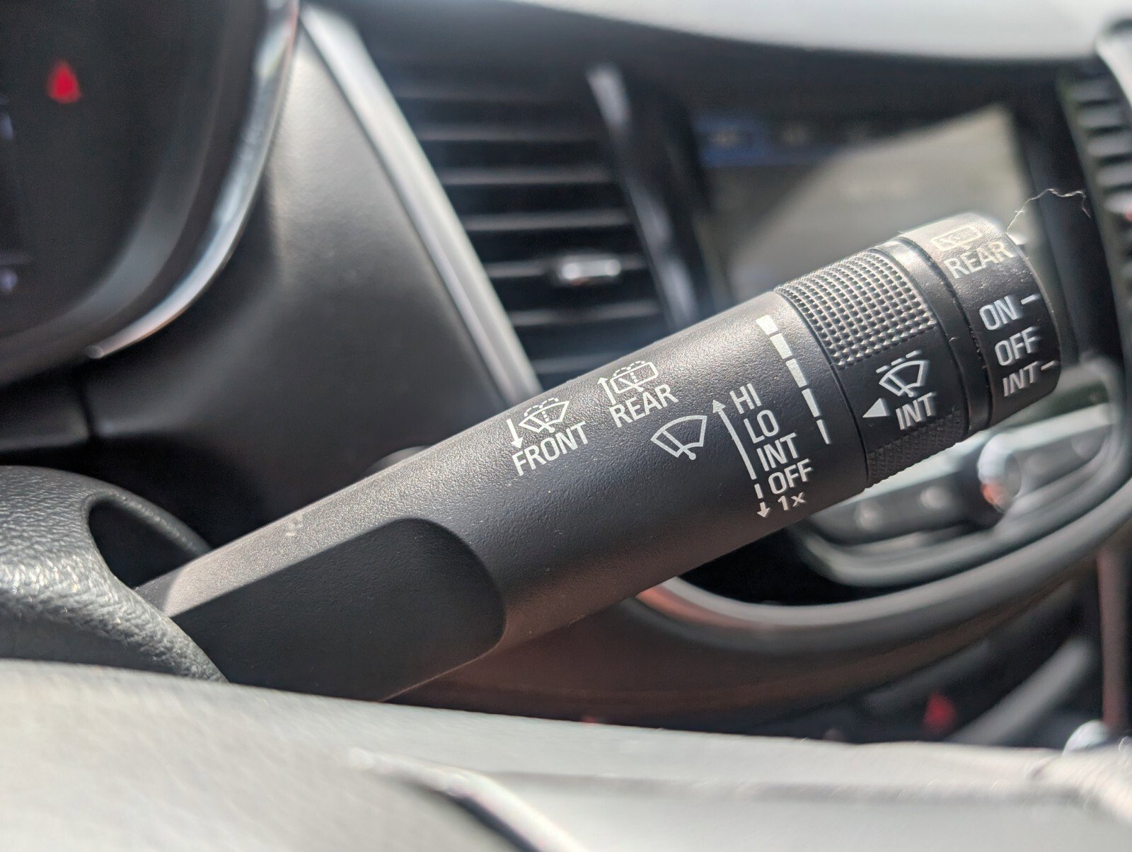 Used 2019 Chevrolet Trax LT w/ LT Convenience Package image 30