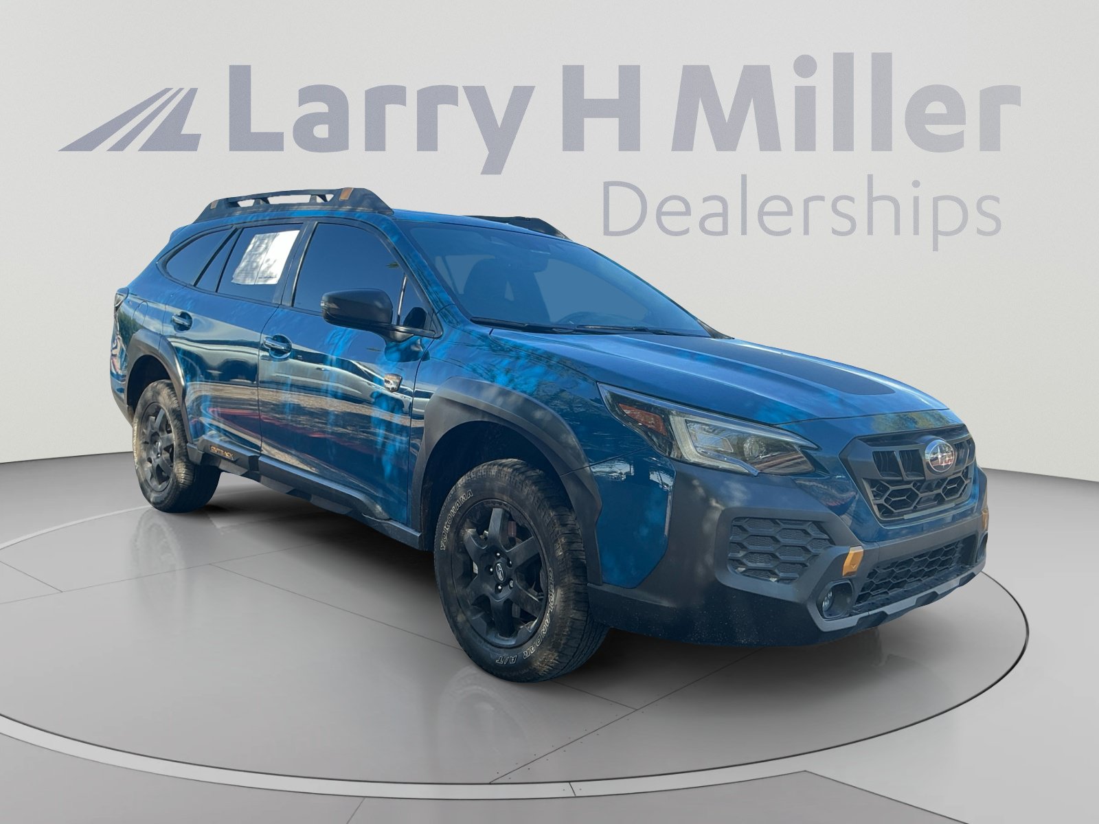 Used 2025 Subaru Outback Wilderness AWD/4WD image 3