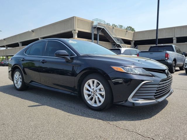 Used 2023 Toyota Camry LE image 3